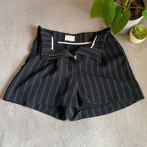 Aritzia Wilfred black pinstripe dress shorts size 0